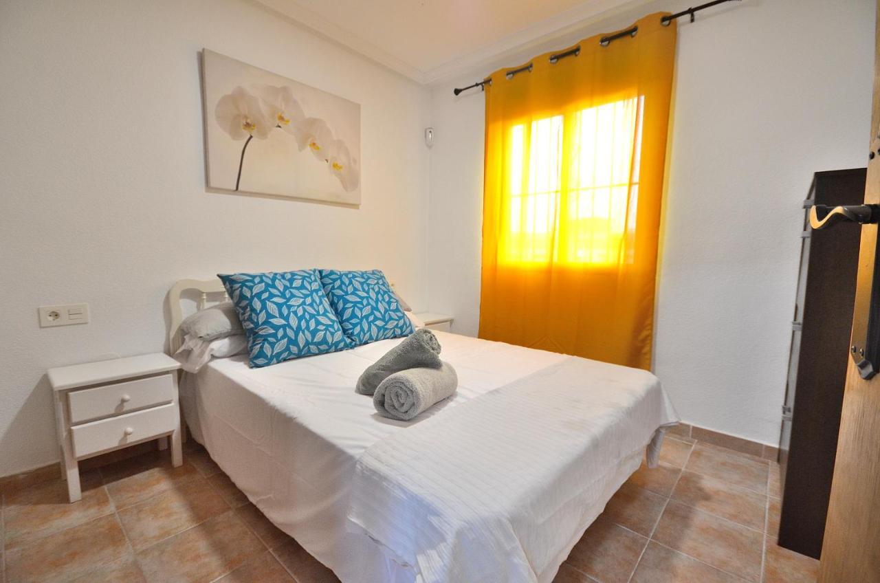 Agradable Adosado Con Piscina, Duchas Hidromasaje Villa Torrevieja Exterior photo
