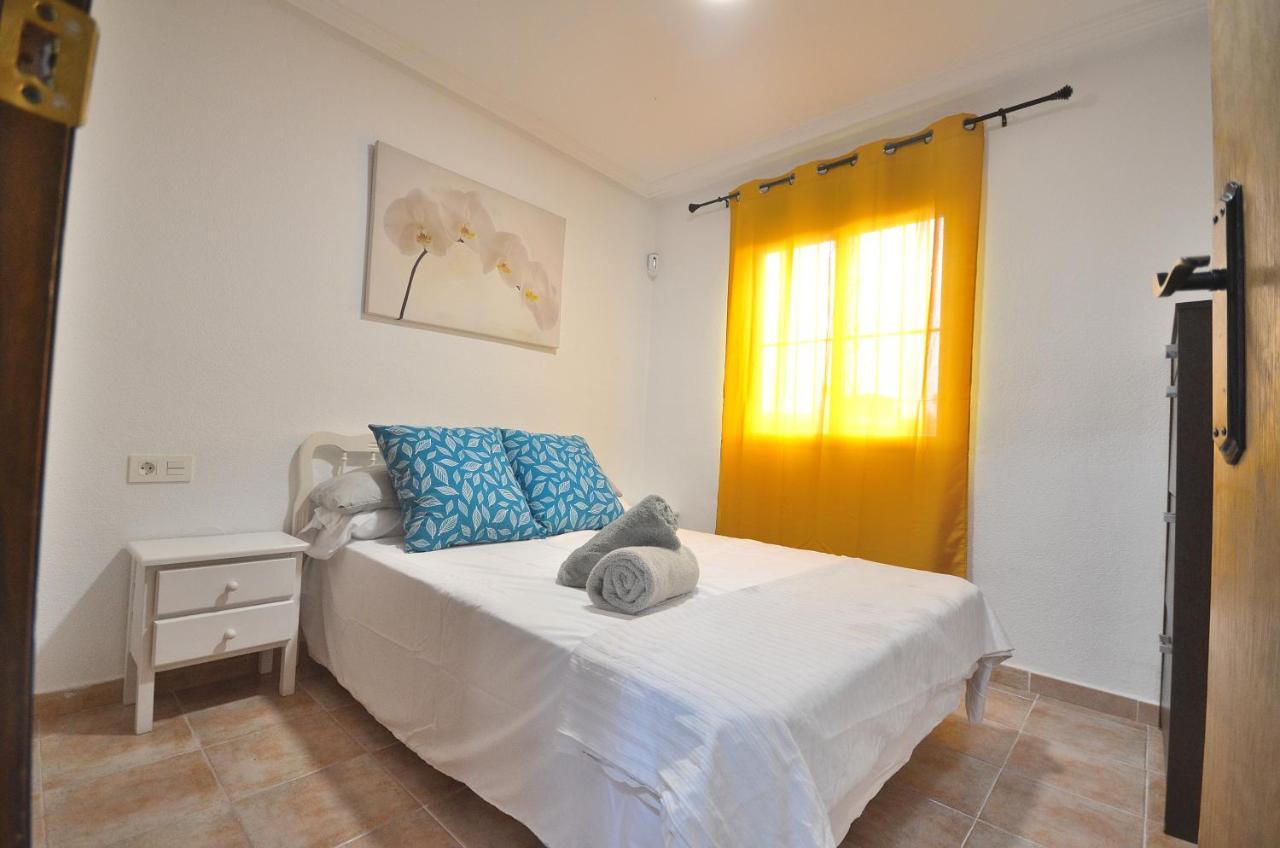 Agradable Adosado Con Piscina, Duchas Hidromasaje Villa Torrevieja Exterior photo