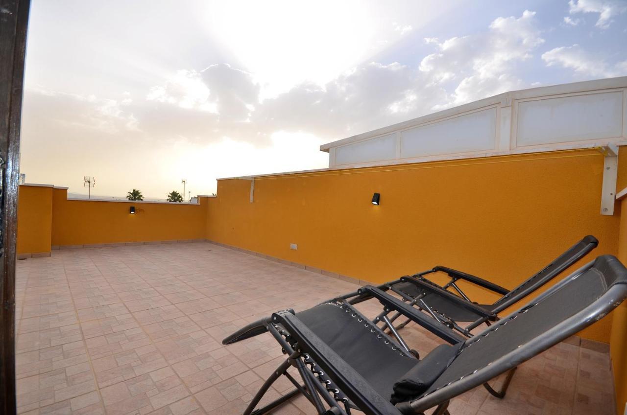 Agradable Adosado Con Piscina, Duchas Hidromasaje Villa Torrevieja Exterior photo