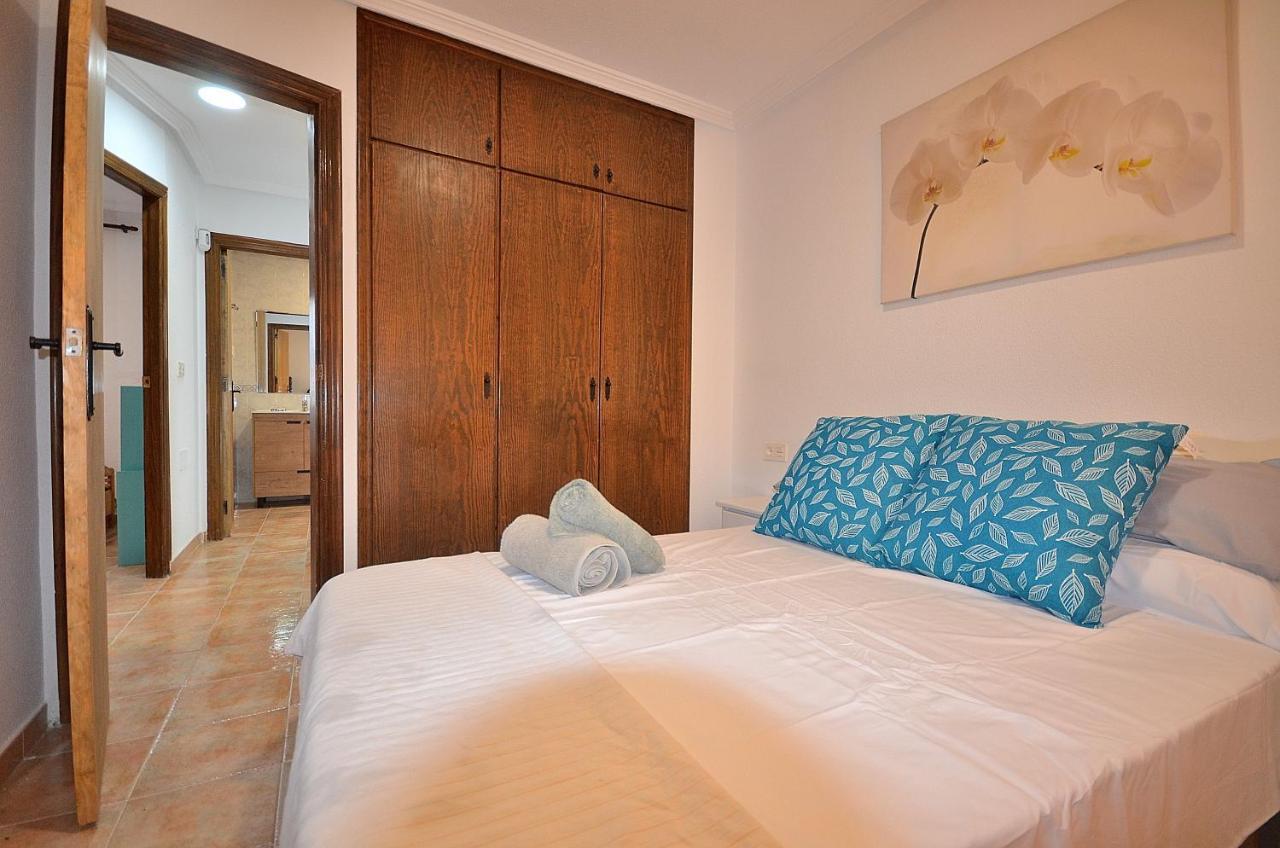 Agradable Adosado Con Piscina, Duchas Hidromasaje Villa Torrevieja Exterior photo